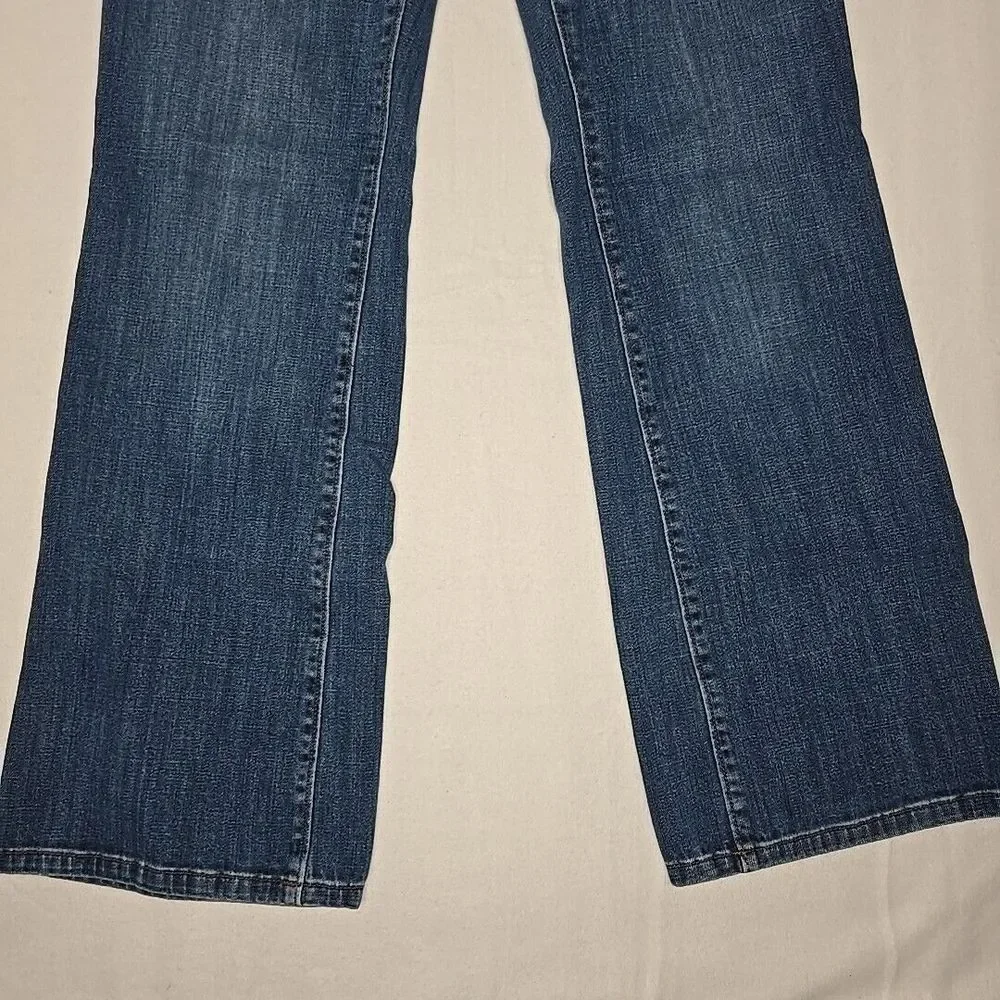 IZOD Jeans Women 10 Blue Stretch Denim Favorite Flare Preppy Trend Stretch Pants